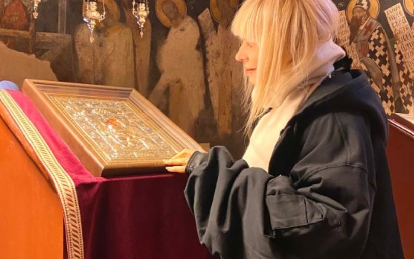 Примата на българската естрада Лили Иванова посети Кремиковски манастир Св